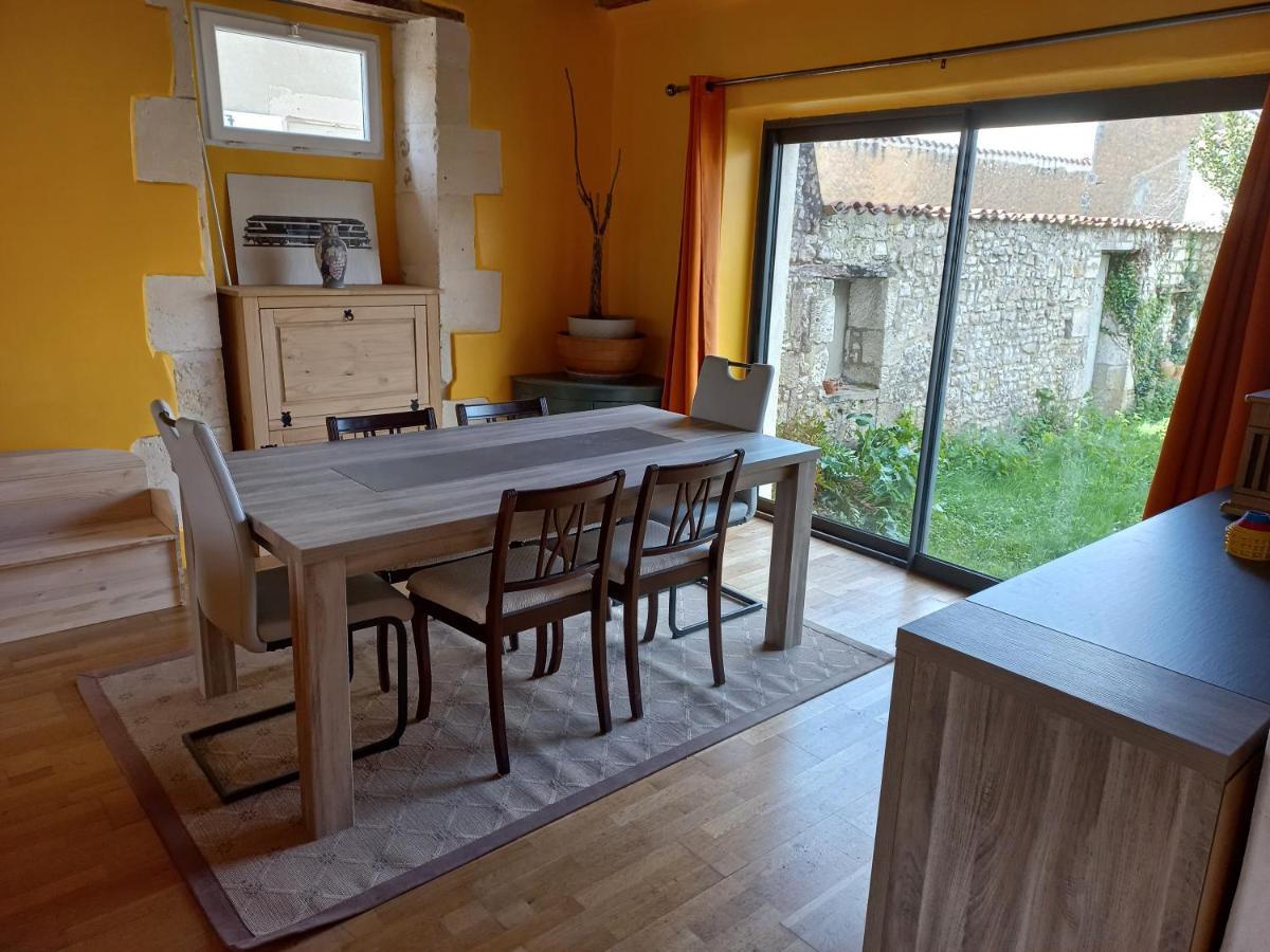 Villa Le Moulin D'Errol Saint-Jean-dʼAngély Esterno foto